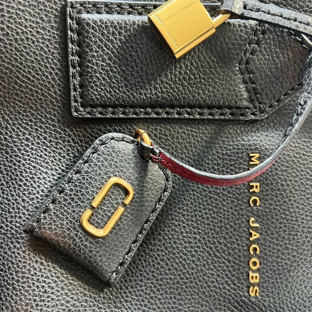 Marc Jacobs Black Pebbled Leather Tote with Gold Hardware - Picture 2 of 13